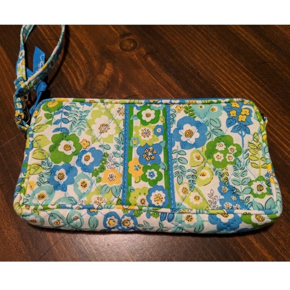 NWOT Vera Bradley Wristlet - Picture 3 of 3
